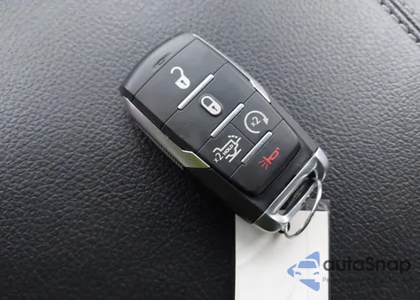 2025 Ram 1500 Big Horn 4X4 5'7 Box z USA, uszkodzony, nr VIN 1C6RRFFG6SN531608